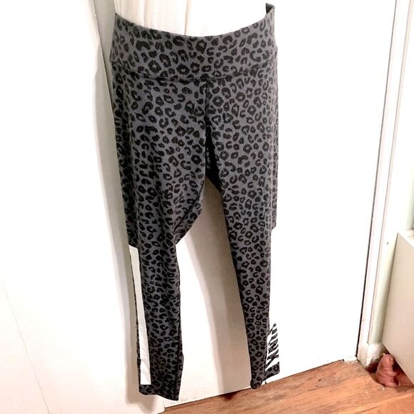 VICTORIAS SECRET PINK Stretch Grey Cheetah Animal Print Yoga Leggings Medium - Picture 5 of 14